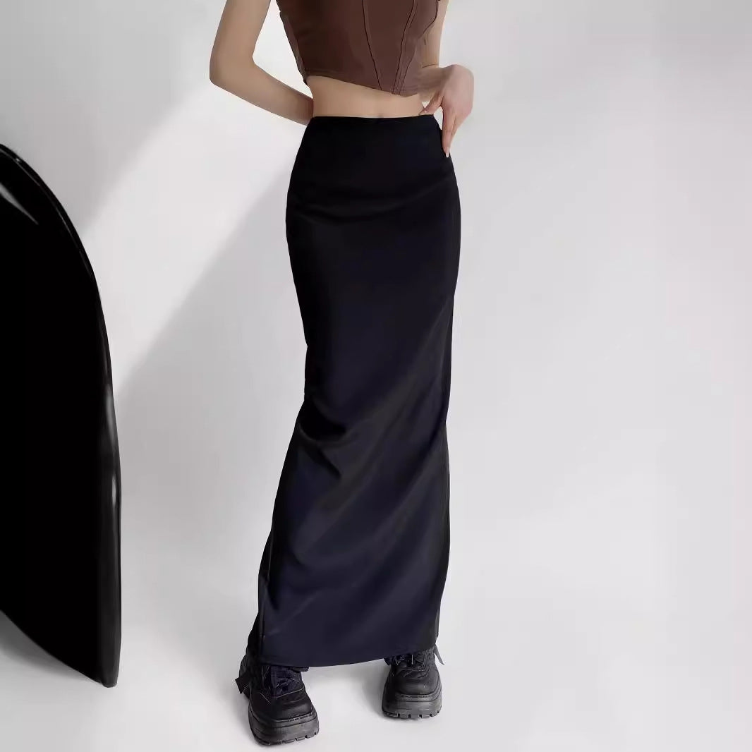 Rear slit hip hugging solid color skirt